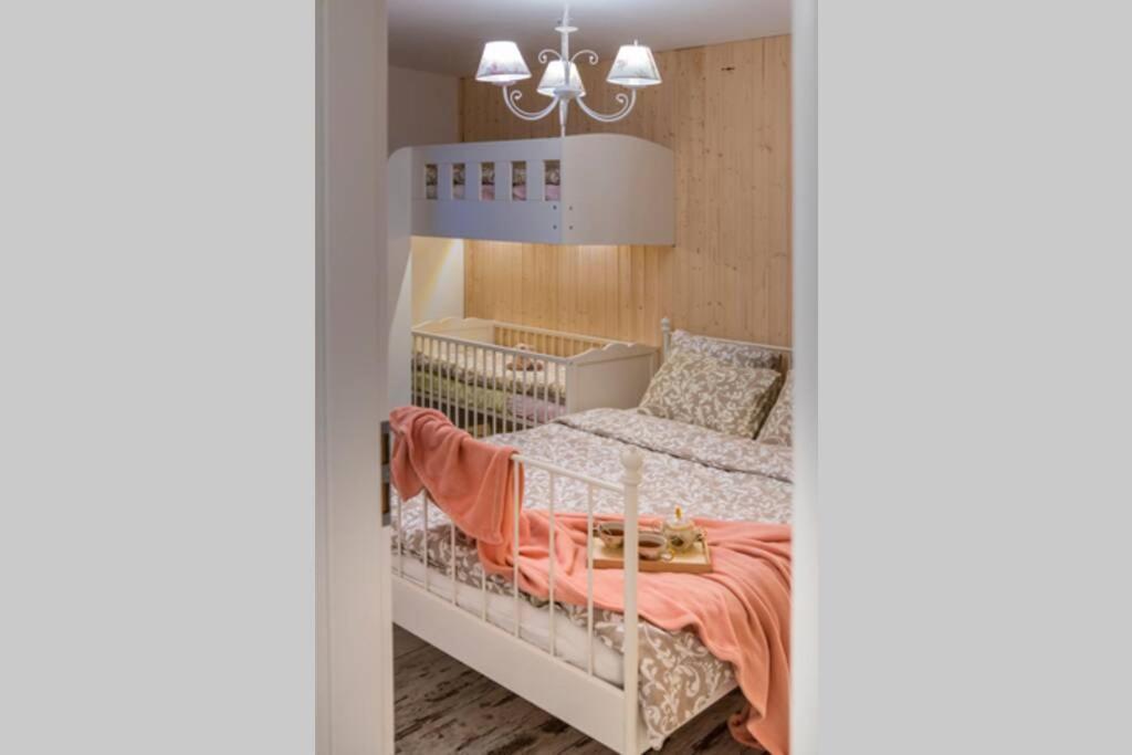 Provensalsky Rodinny Apartman Mandolina บอยนิตแซ ภายนอก รูปภาพ